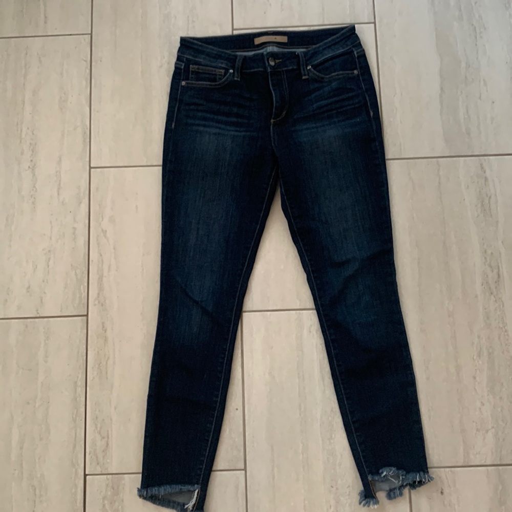 Joes dark denim jean size 28 stretchy